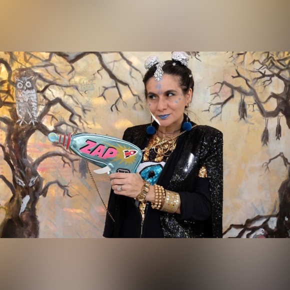 Meet your Posher, Jazmin - Picture 7 of 15